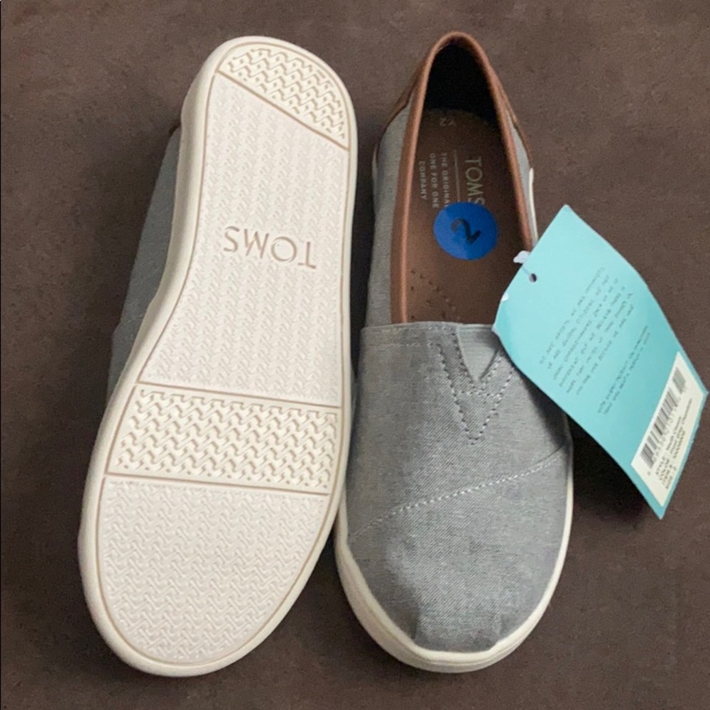 Toms size 2